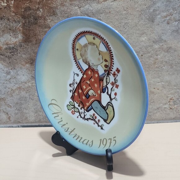 Schmid Hummel Christmas Plate 1975 Christmas Child Decorative Wall Hanging Plate - Picture 9 of 11